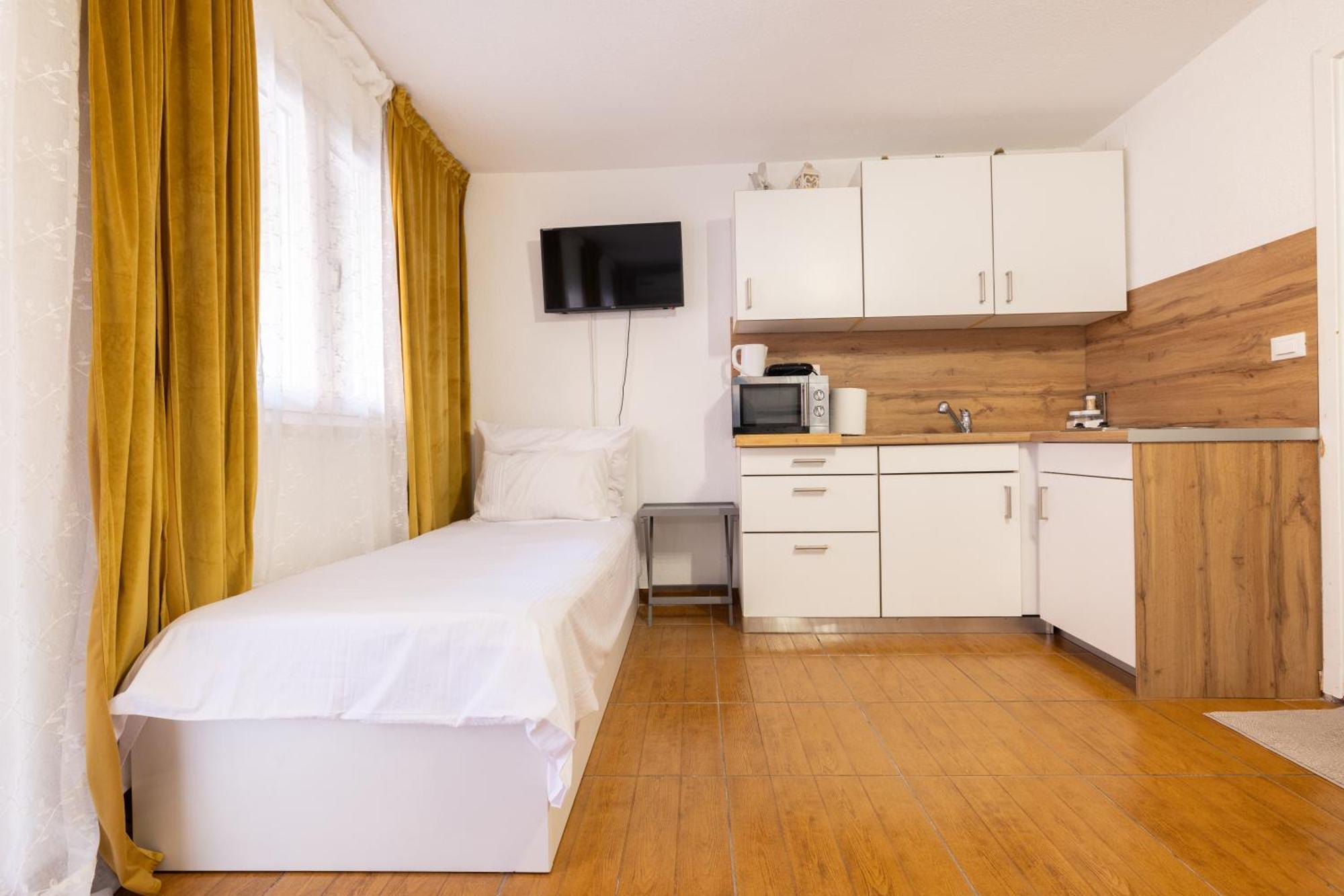 Guesthouse Rebecca Makarska Ngoại thất bức ảnh